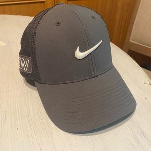 Nike flexfit golf hat